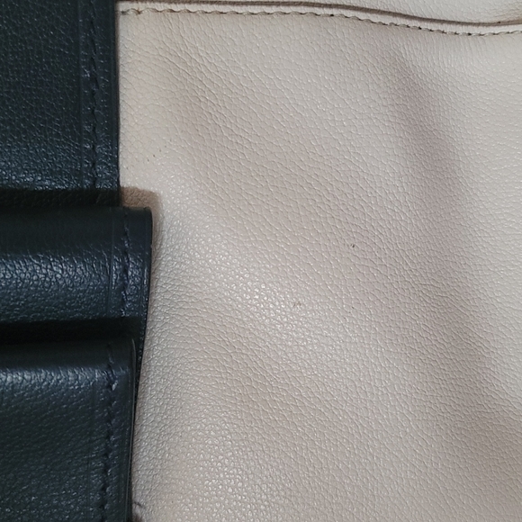 Kate Spade Bow purse - Picture 7 of 17